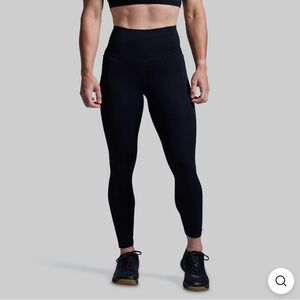 Born Primitive - Your Go To Legging 2.0 w/ Pockets - Black